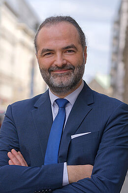 Dr. Oliver Piechaczek Stellvertretender Vorsitzender des DRB Oliver Piechaczek im Porträt
