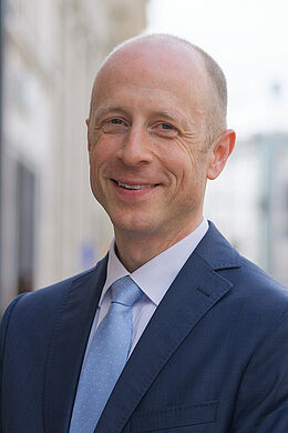 Dr. Christopher Sachse, LL.M. (Sydney) DRB-Präsidiumsmitglied Christopher Sachse im Porträt